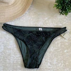 ⬇️NWT Aerie cheeky mesh side bikini bottom olive green and black tropical print